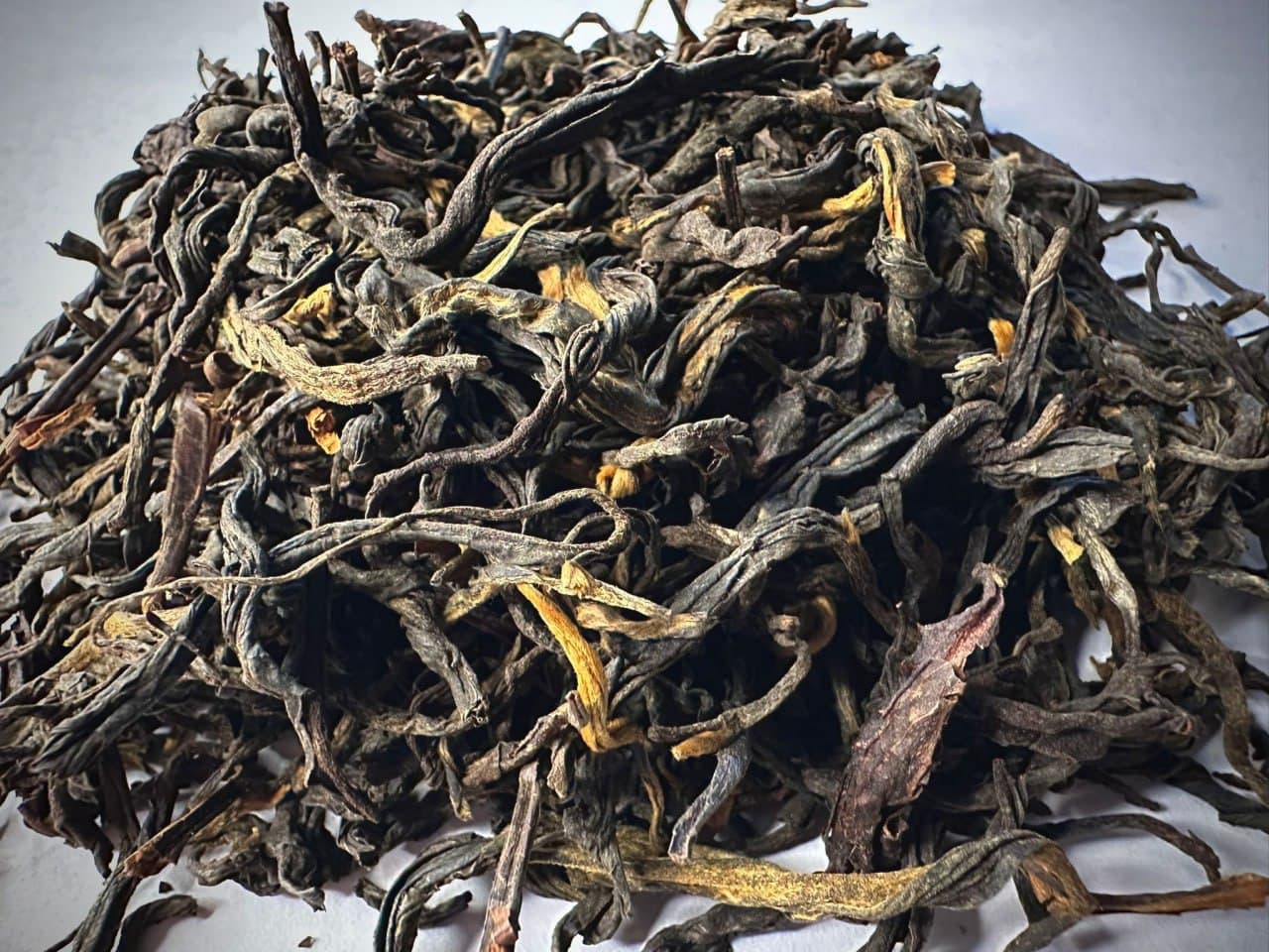 Premium Wild Mountain Ancient Tree Dian Hong Tea from Fengqing, Yunnan - New Pre‑Qingming First Flush Release
