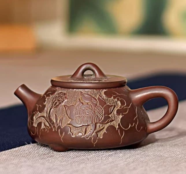 Guangxi Qinzhou Ni Xing Tao - Original Ore Clay Material, Three-Legged Scenic Boat Shi Piao Teapot, Premium Hand-Carved Craftsmanship